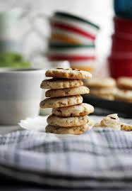 six ing crunchy almond cookies