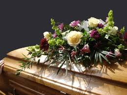 Florist arranged condolence flowers, to send in memory. A Complete Guide To Sending Sympathy Flowers
