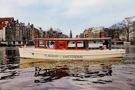 rosé amsterdam boat experience