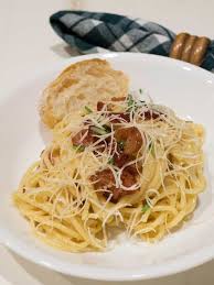 Garlic bread, texas toast, breadsticks, croutons, garlic knots Quick And Easy Spaghetti Carbonara Pudge Factor
