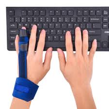 Finger joint pain can occur due to several causes and may affect a person's everyday activities. Buy Finger Splint Adjustable Pinky Finger Splint Malleable Metallic Hand Splint Pain Relief Finger Support With Finger Phalanx And Metacarpal Fixation Belt L Online At Low Prices In India Amazon In