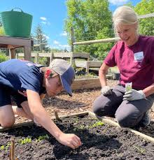 master gardeners make a difference in