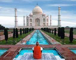 Avoid visiting the taj mahal on fridays taj mahal is normally open to visitors from 6 am to 7 pm every day, except on fridays (as it remains closed for prayers). How To Experience The Taj Mahal With No Tourists A Vip Guide To Agra India