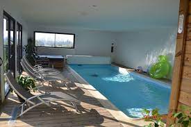 maison avec piscine intérieure privée