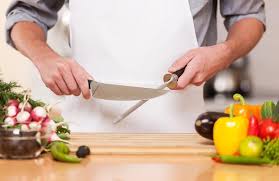 5 Basic Knife Cuts That Will Make You Look Like A Master Chef