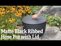 Matte Black Ribbed Hose Pot With Lid