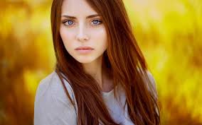 Check a mix of color ideas they will bring out your eye color and skin tone, add body to your hair and look stunning whether you wear use your light brown hair with highlights for a cool retro vibe. Light Brown Hair Light Blue Eyes Lethal Sexyhair