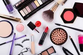 complete makeup kit list in hindi