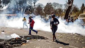 Ampvideo_youtubeeyewitness news5 hours agolocal coverage. Dozens Arrested In South Africa As Looting Rocks Johannesburg Bbc News