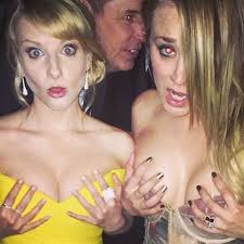 Golden Globes: Kaley Cuoco and Melissa Raunch grab their boobs at awards  bash 