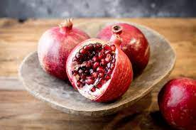 pomegranate benefits nutrition and facts