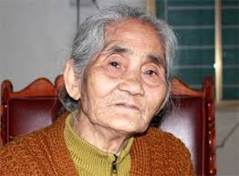 Ước nguyện của bà Khương Thị Chu là được đưa hài cốt Lê Đình Chinh về an táng tại quê hương - Ảnh: Ngọc Minh - Me-liet-si