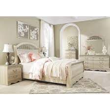 Sleigh Bedroom Set In Antique White