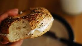 What is the most popular bagel flavor in America?