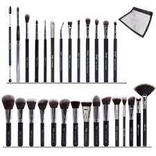14 diffe types of makeup brushes