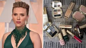 scarlett johansson s makeup artist