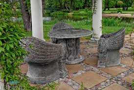 Knight Stone Throne Garden Decor