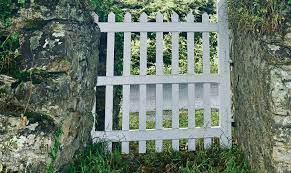 Top Tips For Painting Your Garden Gate