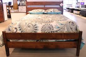 brown maple queen bed 13488