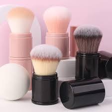 mini retractable makeup brush by enzo
