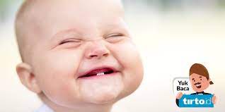 Simptom yang terjadi tatkala si bayi bakal tumbuh gigi adalah lebih kurang sama. Tips Memberikan Mpasi Untuk Bayi Yang Sedang Tumbuh Gigi Tirto Id