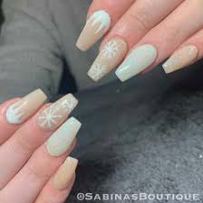 Some of these are the easy kind you can do at your. Festive Christmas Nail Ideas To Get You In The Holiday Spirit Beauty With Hollie