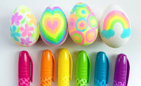 Holy cow there are a lot of ways to. Fun And Kid Friendly Easter Egg Decorating Ideas Ooly