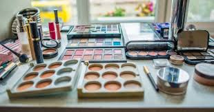 nine must haves for your makeup studio