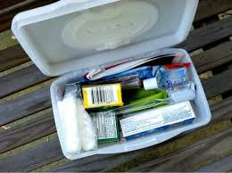 Do It Yourself: Sample Size First Aid Kits Diy first aid kit