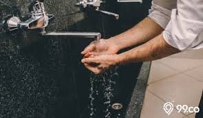 Mencuci tangan sebanyak tiga kali. Tata Cara Mandi Wajib Mandi Junub Yang Benar Bagi Pria Wanita