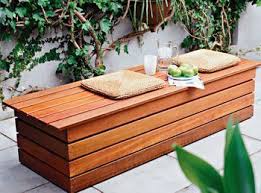 Turn your yard into the perfect outdoor living spaces with some diy patio furniture. 7 Functional And Cool Diy Outdoor Storage Benches Shelterness Terrasse Selber Machen Aufbewahrung Balkon Holzbank Garten