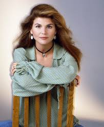 Lori loughlin is en route to los angeles to surrender to authorities after she was implicated in a massive college admissions cheating scandal. Lori Loughlin Doesn T Age Photos Glamour