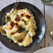 Look through examples of mashed potatoes translation in sentences, listen to pronunciation and learn grammar. Spanish Style Mashed Potatoes With Chorizo Family Covers