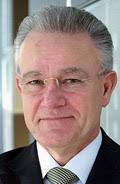 Professor Hans-Jörg Bullinger ist Präsident der Fraunhofer-Gesellschaft in ...
