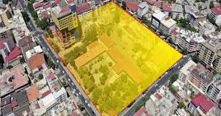 Google'a dünyanın en saçma binası yazılınca karşınıza çıkan ilk bina kahramanmaraş'taki yarısı kullanılmayan sarı kırmızı mavi renkli bina. Dunyanin En Sacma Binasinin Yikilmasi Tartisiliyor