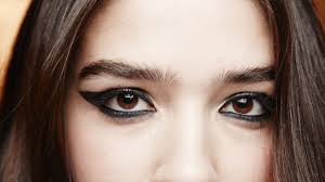 How to apply eyeliner for beginners step by step instructions. 7 Eyeliner Mistakes You Need To Stop Making Glamour