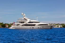 explore 25 to 30 metre yachts smaller