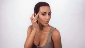 kim does her own makeup you