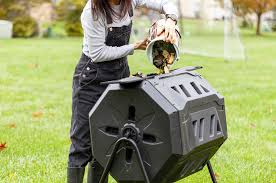 how to use a compost tumbler to turn