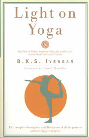 Light On Yoga The Bible Of Modern Yoga B K S Iyengar Yehudi Menuhin 8580001044736 Amazon Com Books