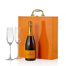 veuve clic brut with gift box 2