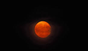 Что известно о Красной Луне 22 марта, чем она опасна и почему о ней говорят  - Толк 22.03.2021