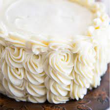 perfect pipeable cream cheese frosting