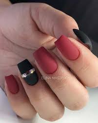 Add clear nail polish and corn flour into the small container. 41 Pretty Ways To Wear Red Nails Page 2 Of 4 Stayglam Red Nails Red And Silver Nails Red Matte Nails Design