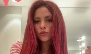 shakira dyes hair wrong color and the