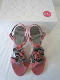 Boden Pink Flowerburst Suede Kitten Heel 40 Pink Gray Sandals Size Us 9 Regular M B