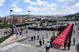Türk Polis Teşkilatının Kuruluşunun 177. Yıl Dönümü ve 10 Nisan Polis  Haftası Kent Meydanında Kutlandı - Karabük Belediyesi