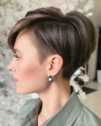 15 женских стрижек на короткие волосы, которые в моде в 2021 году. Samye Modnye Korotkie Zhenskie Strizhki 2021 2022 Foto Zhenskie Strizhki Na Korotkie Volosy