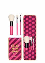 mac cosmetics nuter sweet mini essential makeup brush kit