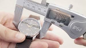 The total strap length is the combined watch band lengths of the two straps. How To Measure A Watch Case Size Easily Guide The Slender Wrist